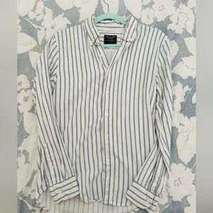 Abercrombie & Fitch White with navy blue stripes blouse, Size: S pre owned.